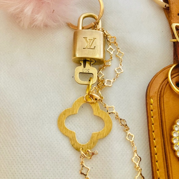 Louis Vuitton Lock, Key, Tag Bundle - Picture 3 of 13